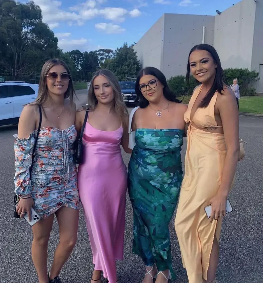 2022 Pink Camis Abiti lunghi in raso Elegante senza maniche Slip Abiti da festa per le vacanze Sexy Casual Backless Abiti estivi Donna 2023