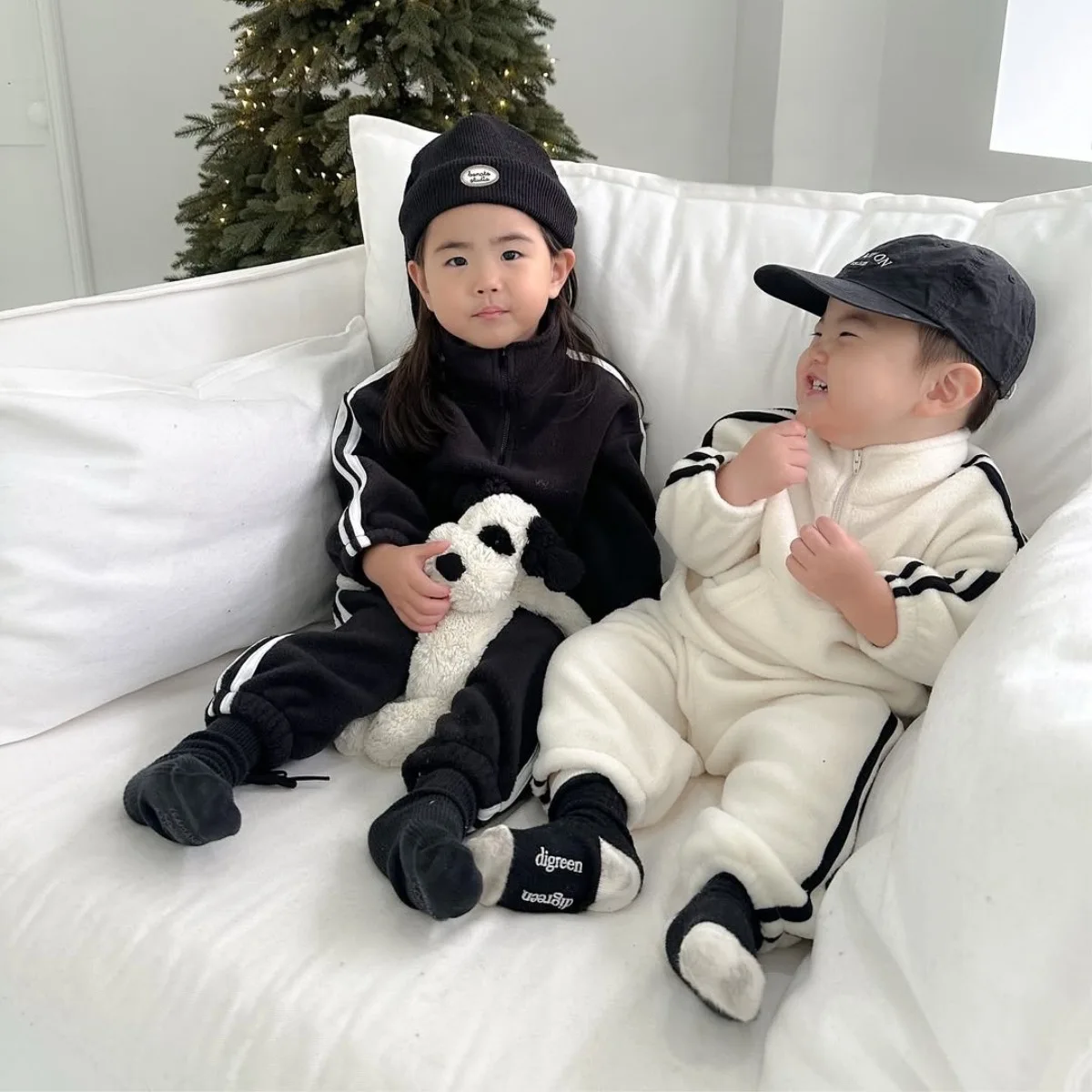 

2025 Winter New Baby Warm Clothes Set Toddler Fleece Sportswear Infant Boy Girl Sweatshirt + Pants 2pcs Suit Toddler Outfits
