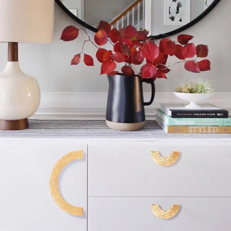 

Furniture Handles Nordic Luxury Brass Hammer Semi-circular Handle Knurled Wardrobe Kitchen Cabinet Door Handles Drawer Pulls