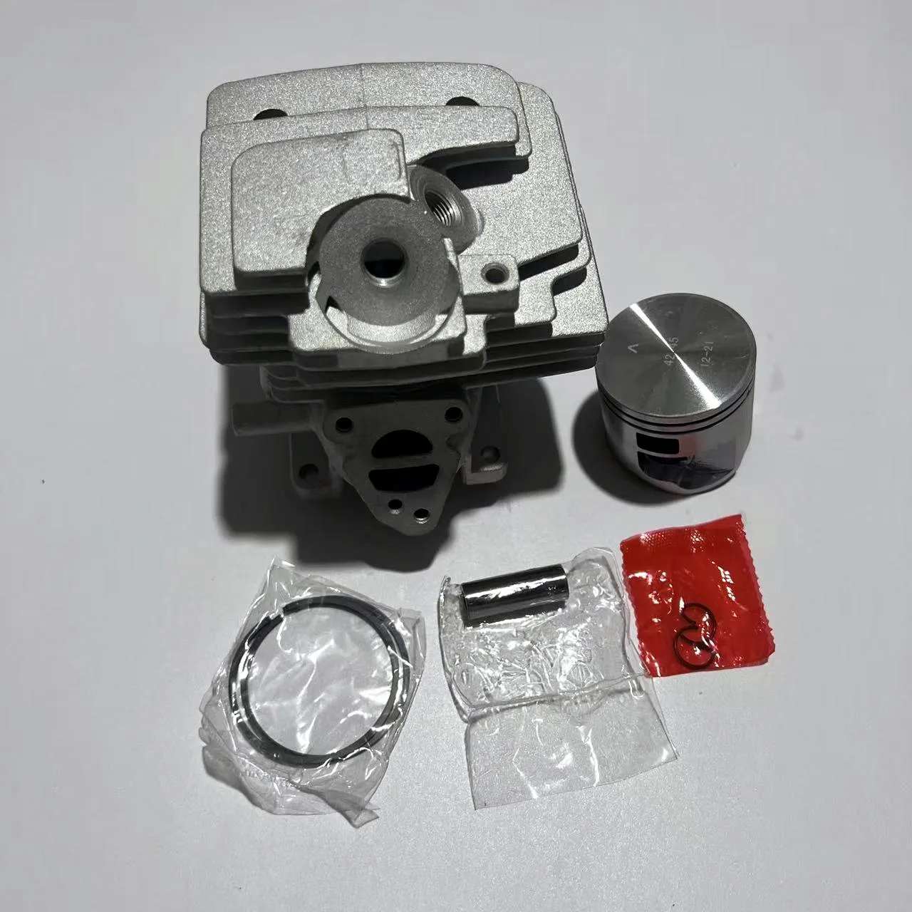 

Cylinder Piston kit 42.5mm Fit For Stihl Chainsaw MS241 MS241C MS241CM MS241C-MQ MS241C-MVW MS241C-MZ 1143 020 1200