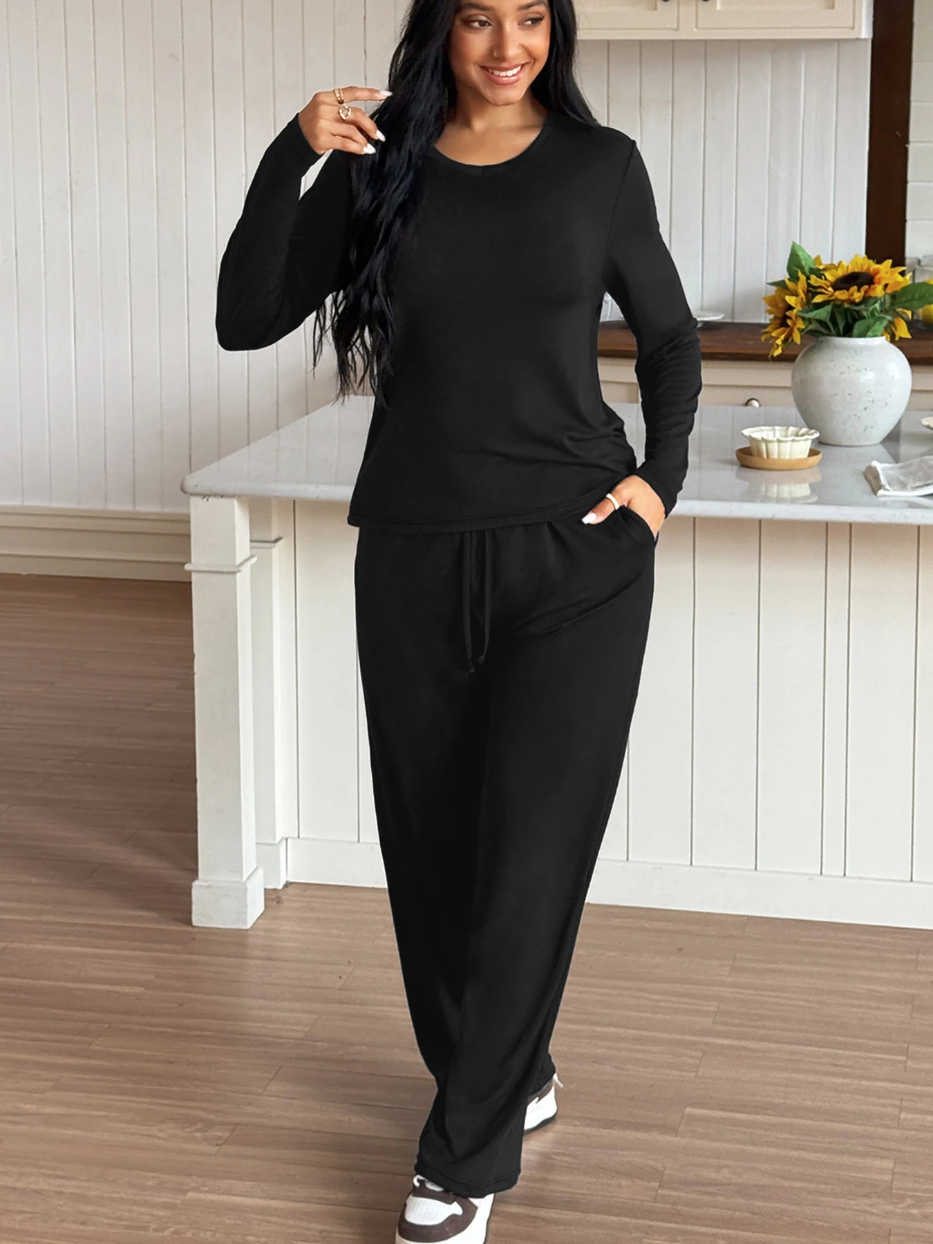 

Женский супермягкий пижамный комплект с V-образным вырезом