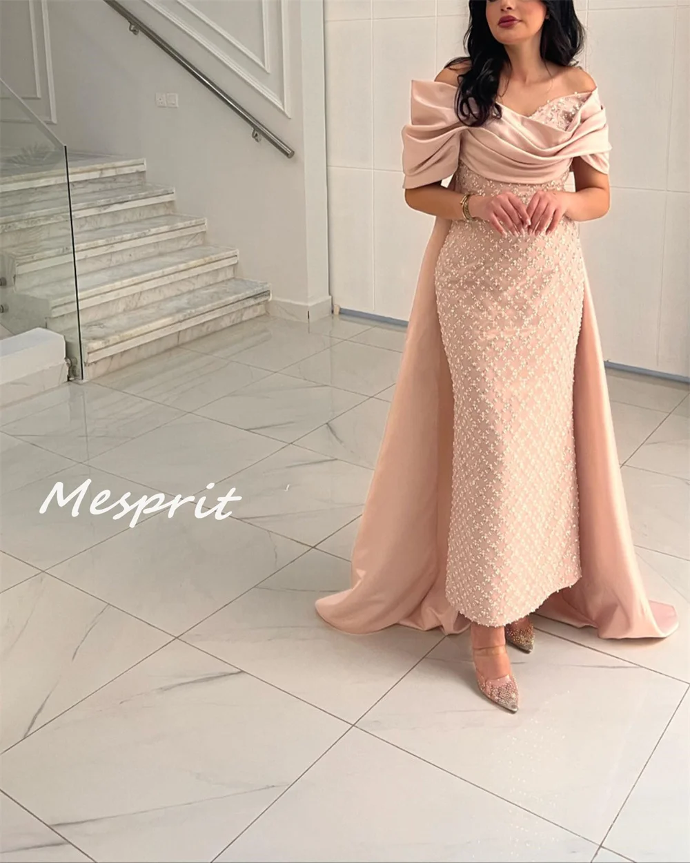 Gaun Prom indah Off-the-shoulder sikat selubung gaun malam berlian imitasi vertikal Satin disesuaikan