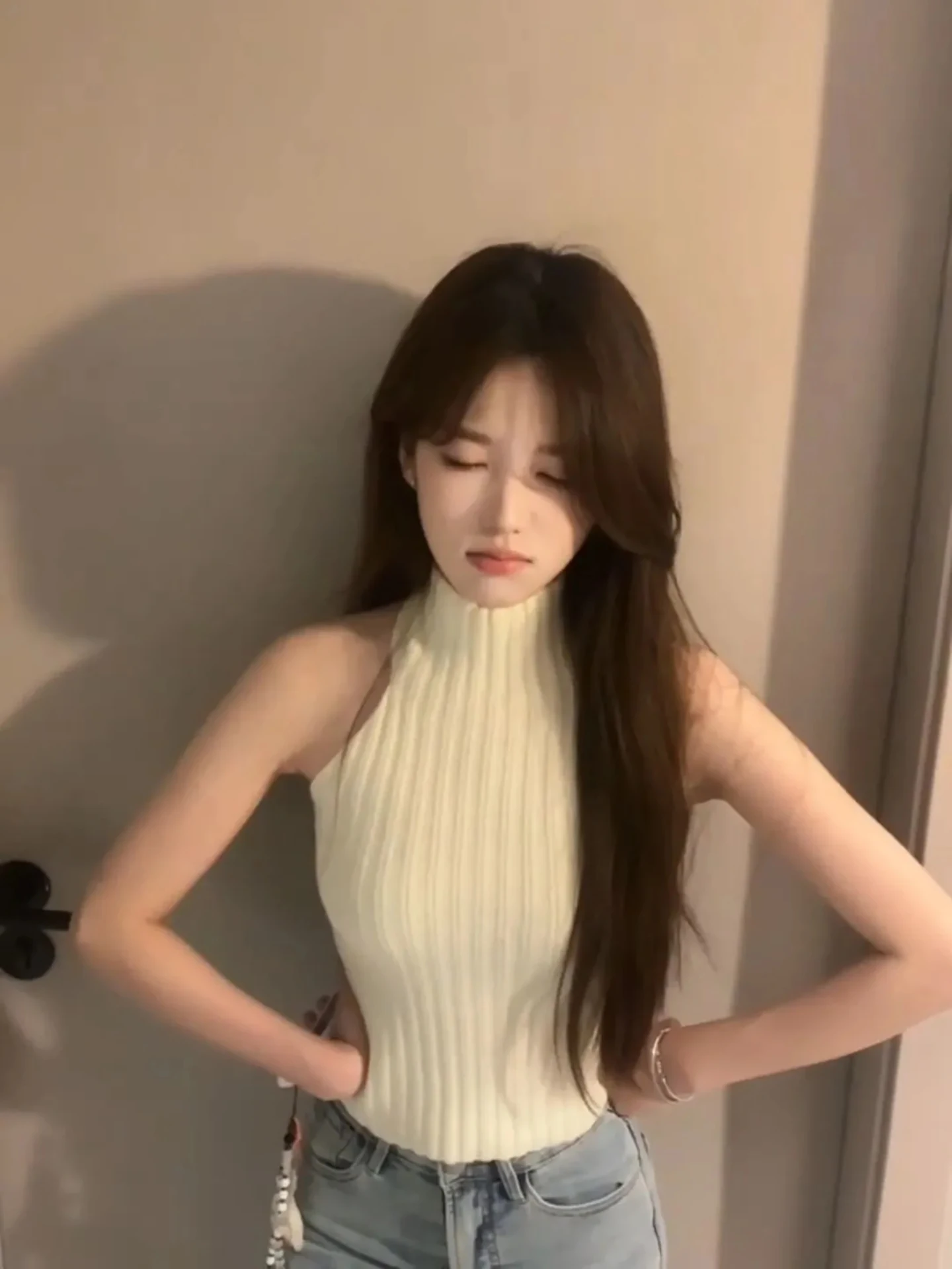 

Сексуальный модный женский топ-жилет персикового цвета с завязками на шее, новинка зимы, универсальный, высококачественный, универсальный топ