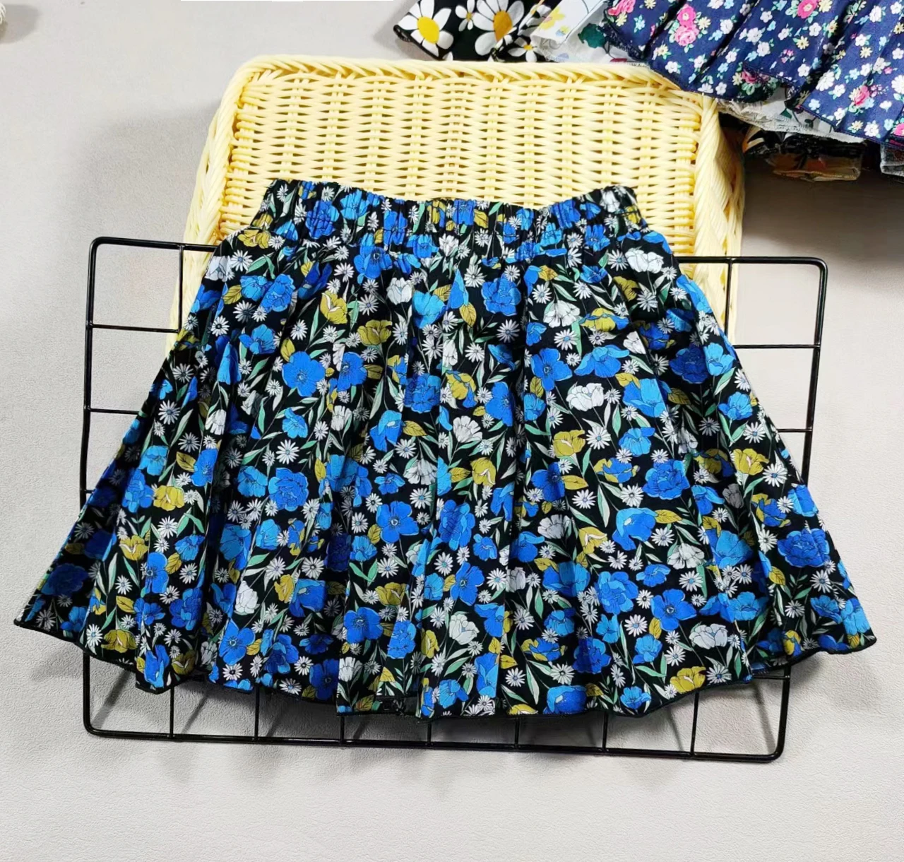 Mädchen-Rock aus Baumwolle mit Blumenmuster, Prinzessin, Hundert-Falten, süßer großer Mädchen-Tutu-Rock, elastische Taille, Minirock, Kinderrock – Detail 10