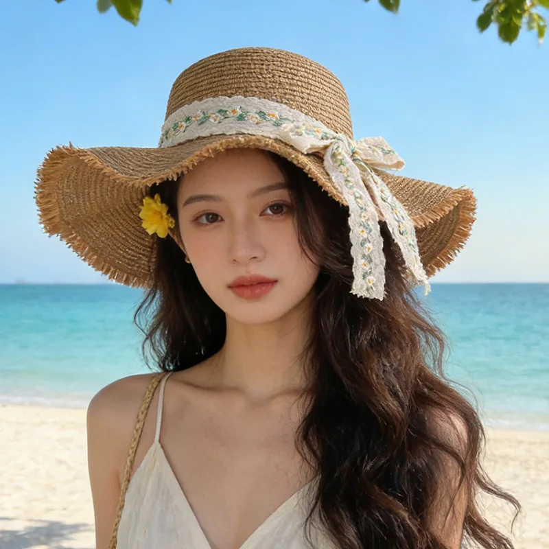 Versatile beach hat for summer outings, French-style romantic wide-brimmed straw hat with frayed edges for sun protection