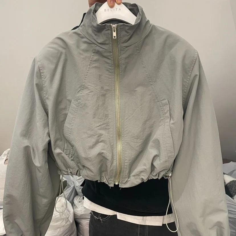 Women's Cropped Windbreaker Jacket, Stand Collar Zip-Up Drawstring Hem Bomber Coat, Casual Streetwear Outerwear