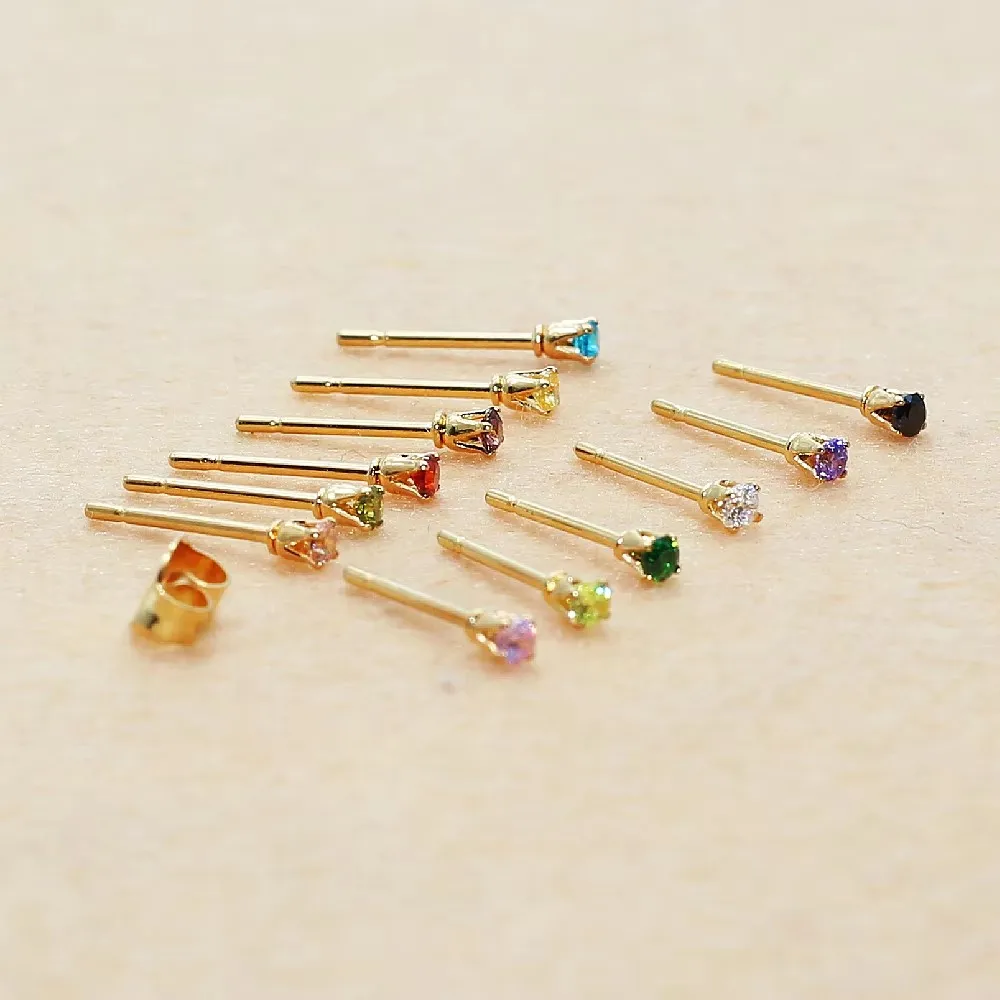 1 Paar Edelstahl-Ohrstecker mit Rückdrückmechanismus, Mini, 2 mm, in Rot, Blau, Grün, Gelb und Schwarz, mit Zirkonia, klassischer Stil, verblasst nicht, allergiefrei. – Detail 2