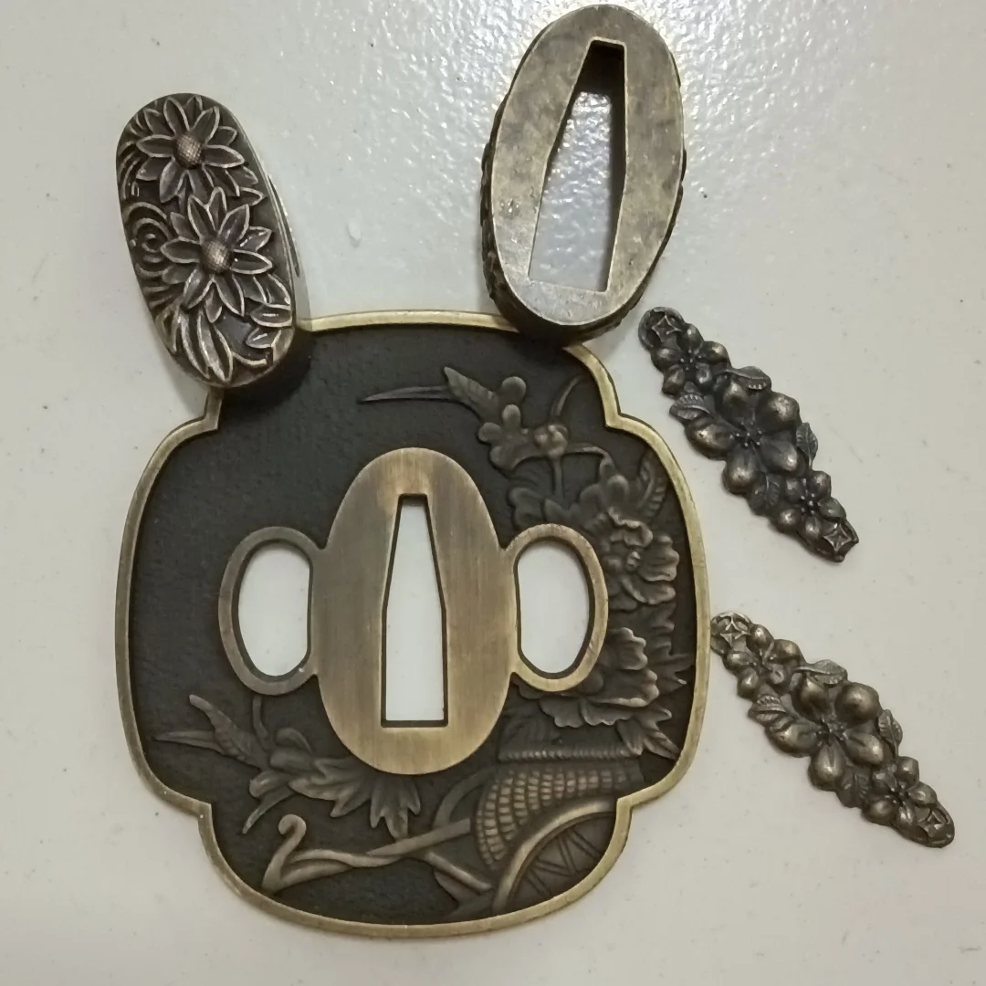 Set Tsuba Fuchi Menuki Kashira Alloy Carved Flower Theme Fittings For Japanese Katana Sword Accessories