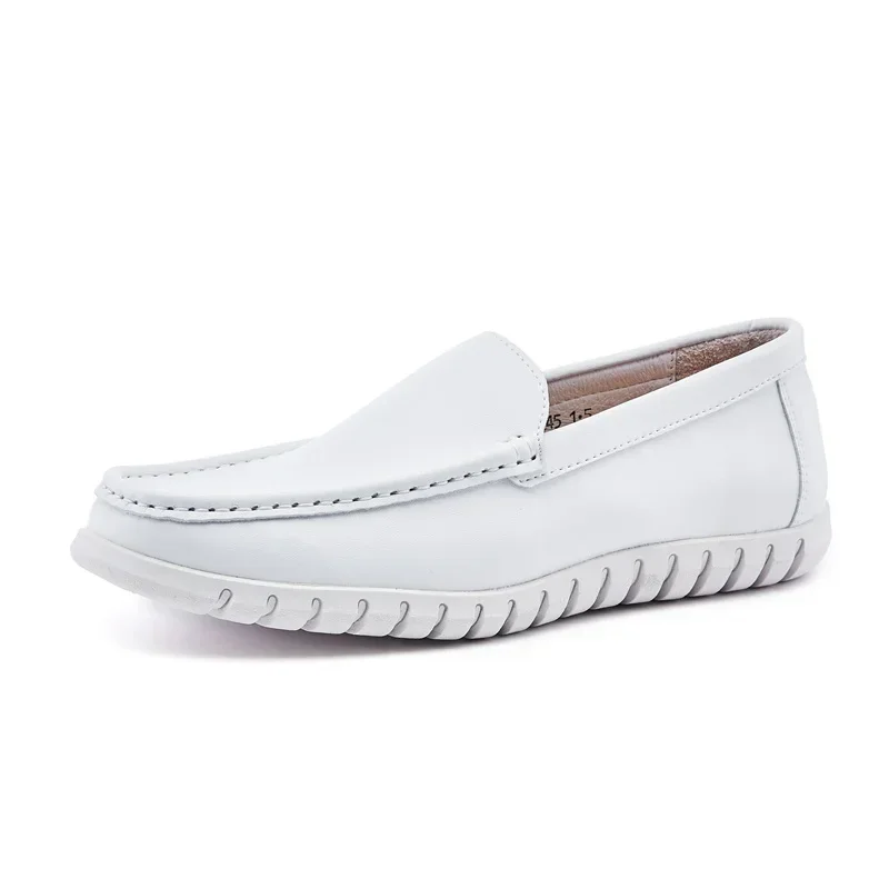 Zapatos de enfermera para hombre, calzado blanco de médico con tacón plano, suela suave antideslizante, para trabajo, primavera y verano, par de cuero transpirable