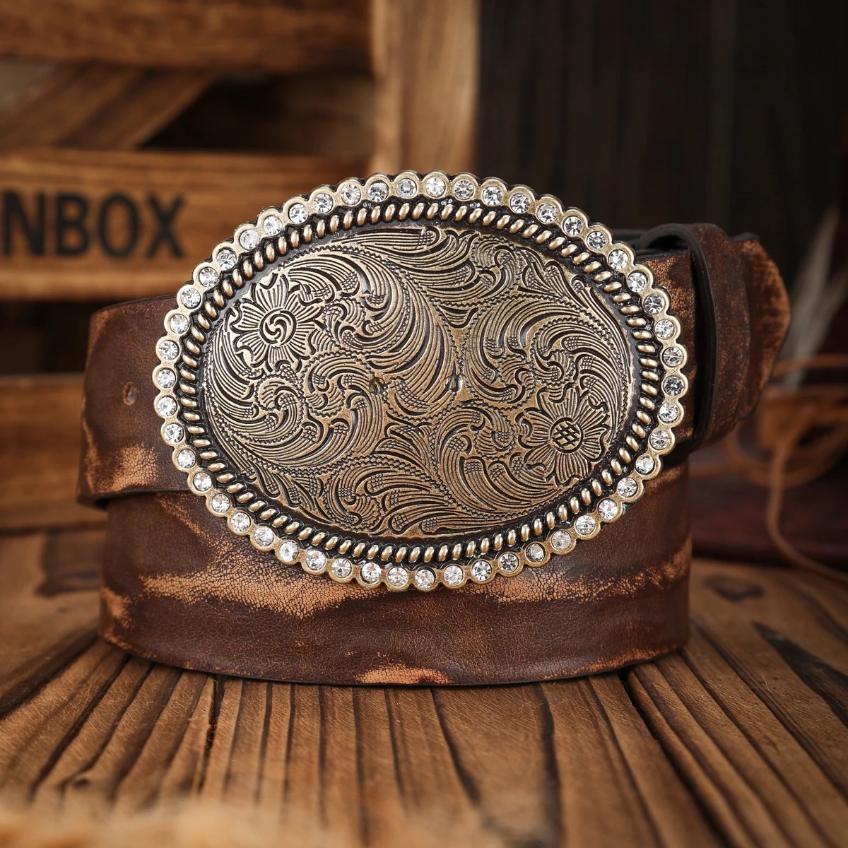 A PU Belt Suitable for Both Men and Women, Combining the Style of Western Denim and Retro, Is Perfect for Daily Casual Outings