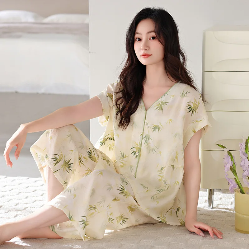 Elegant Summer Sleepwear Women's Short Sleeve Seven-Foot Thin Model Wearing Outdoors Home Comfortable Nightgown Set