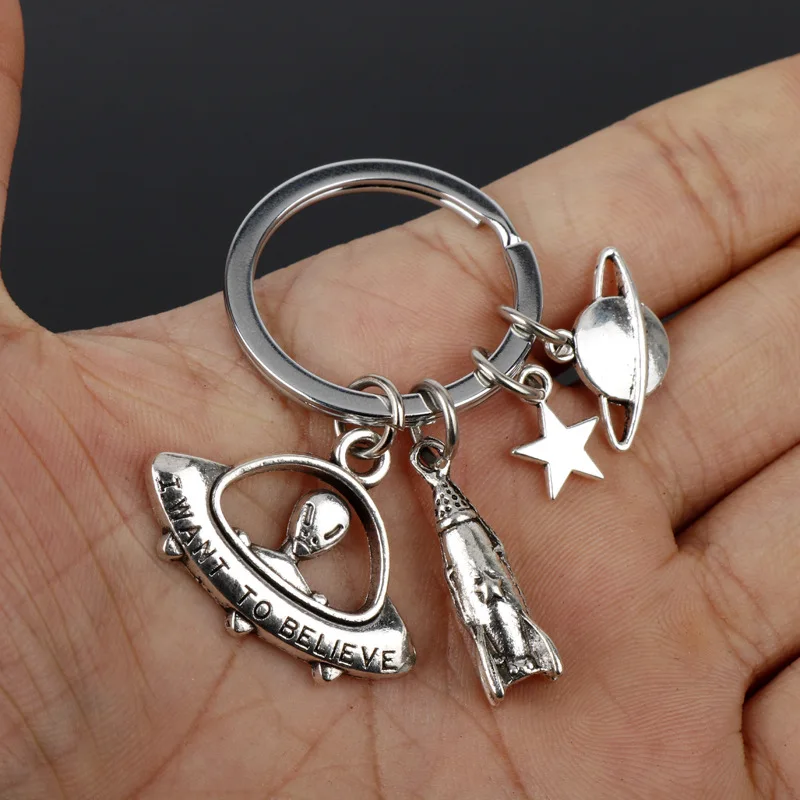 keychain ufo I Want To Believe Alien UFO Spaceship Metal Keyring Car Bag Key Chains For Men Women Chaveiro llavero