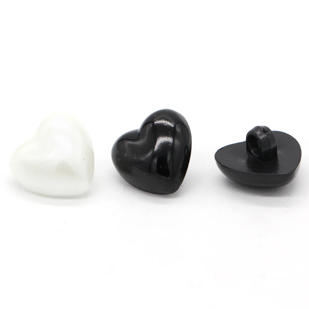 EQUBO 13/15/18/21/25mm White Black Heart Shape Plastic Pearl Buttons for Clothing Large Coat Knitwear Shirt Blouse Handmade Deco