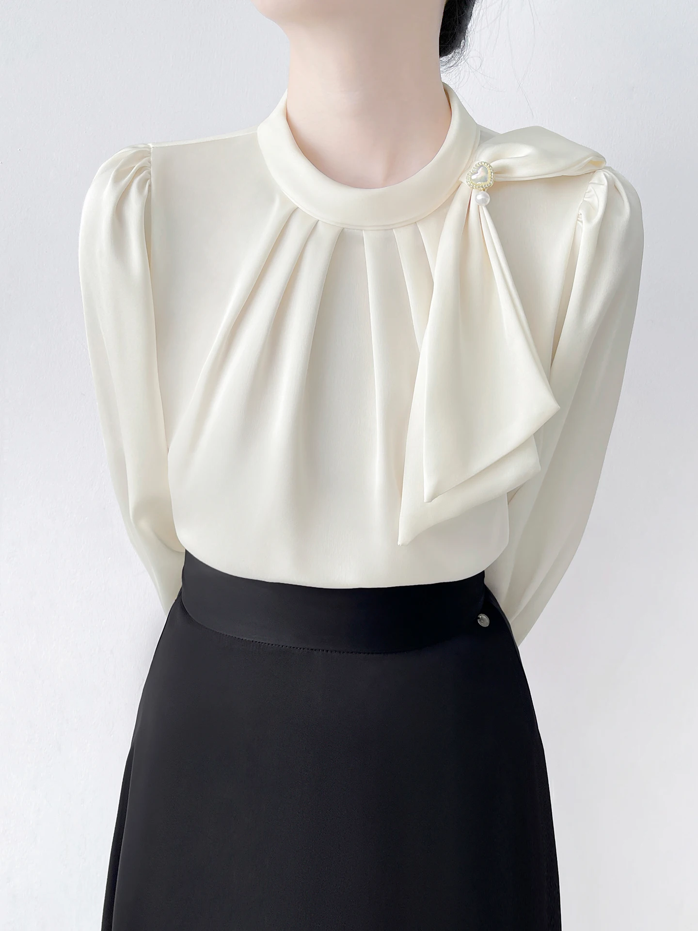 

Корейская плиссированная шелковая блузка с длинным рукавом, воротником-стойкой и узлом, удобная для повседневной носки, женская модная блузка прямого кроя