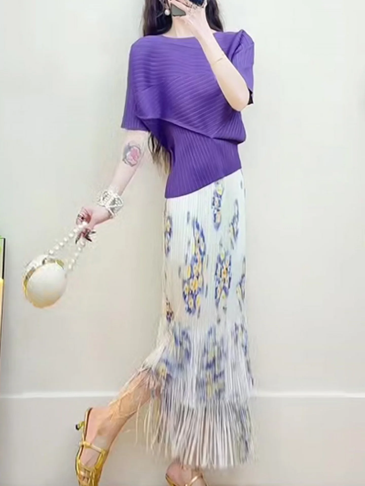 

Fashionable Pleated Loose Sleeveless Women's Top And Skirt Set Summer High Waist Tassel Trimmed Half Skirt Ensemble