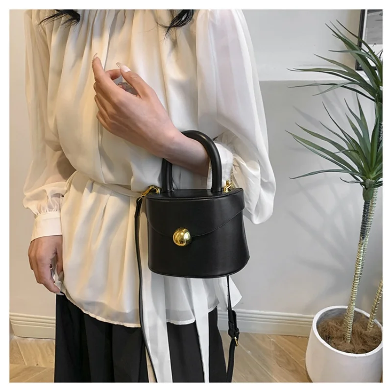 

Women's Trendy Textured Bucket Hand Bag 2026 Fashionable Crossbody Sac Femme Ladies Advanced Sense Stylish Bolsas