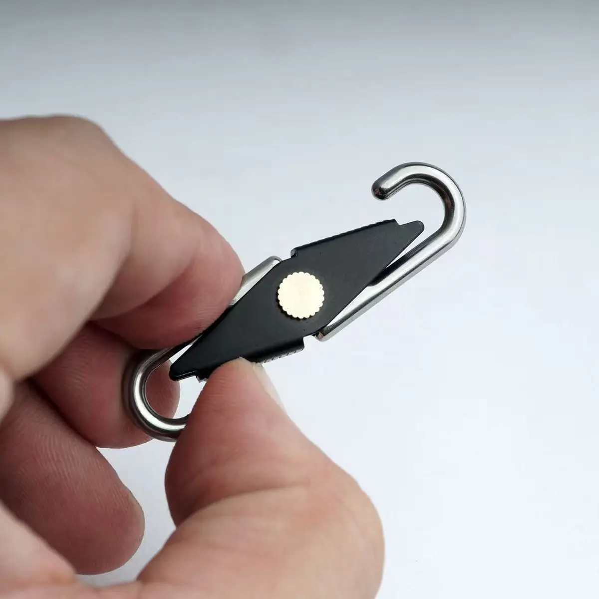 Unique Super Fine Stainless Steel Black S 8 Shaped Dual Double End Carabiner Quick Release Safety Hook FOB EDC Gift