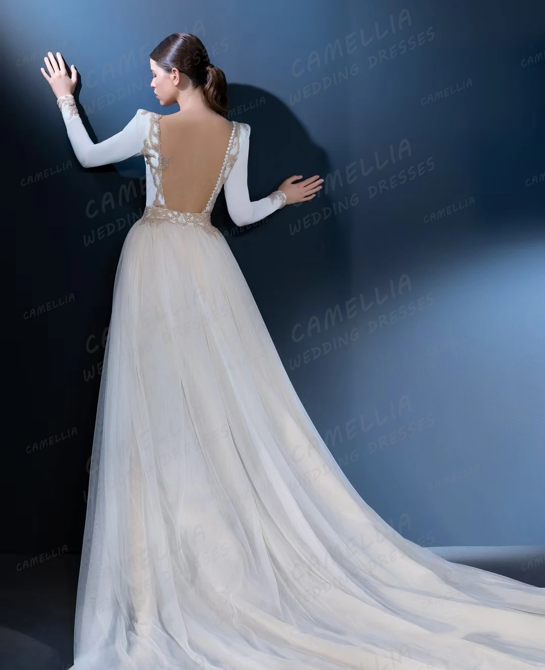 Luksusowe suknie ślubne syrenka damskie seksowne suknie ślubne z aplikacjami bez pleców z długim rękawem eleganckie O Neck formalne Vestidos De Novias