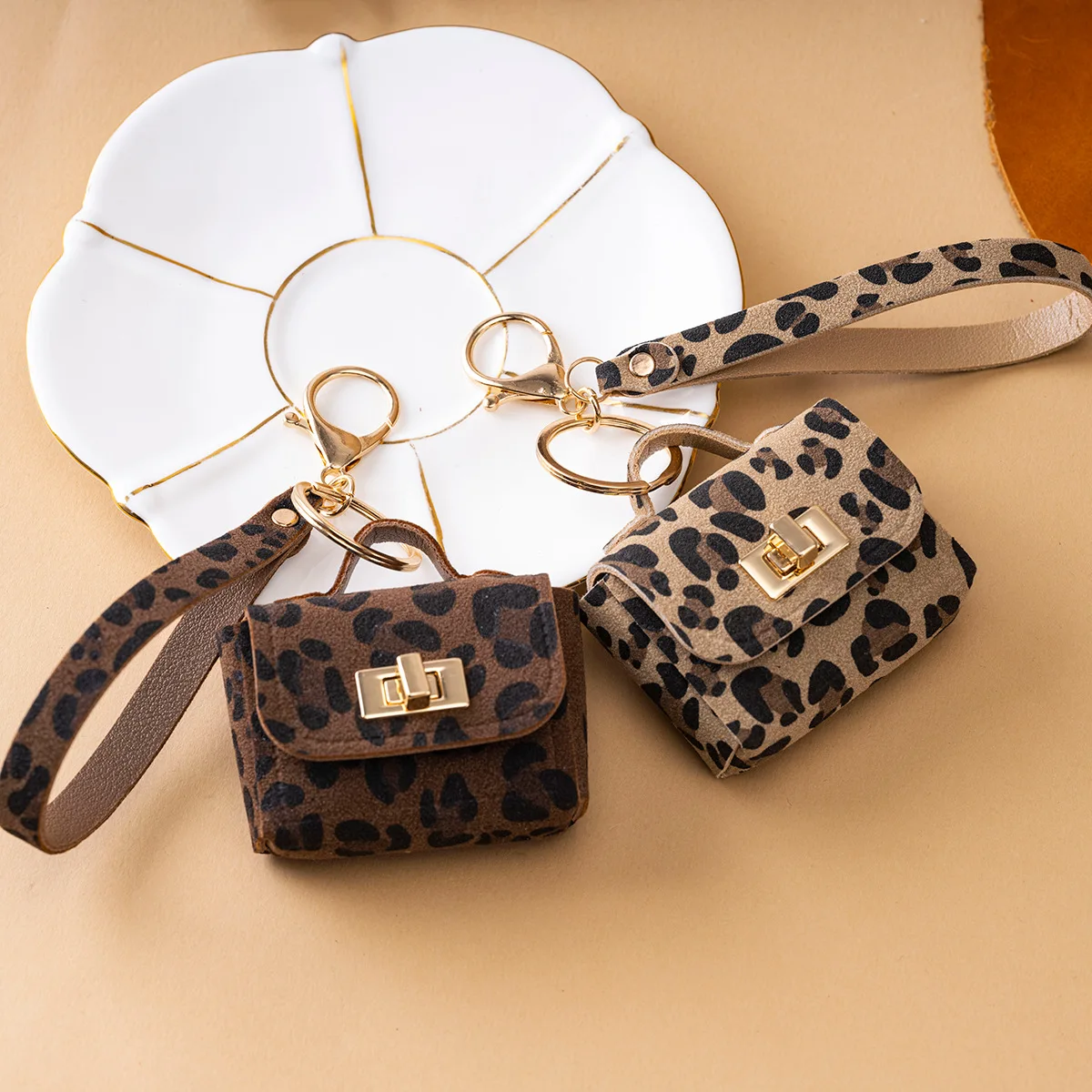 PU Leopard Print Keychain Bag Fashion Trendy Mini Wallets Women Cute Portable Key Rings Purse Stylish Animal Print Small Handbag