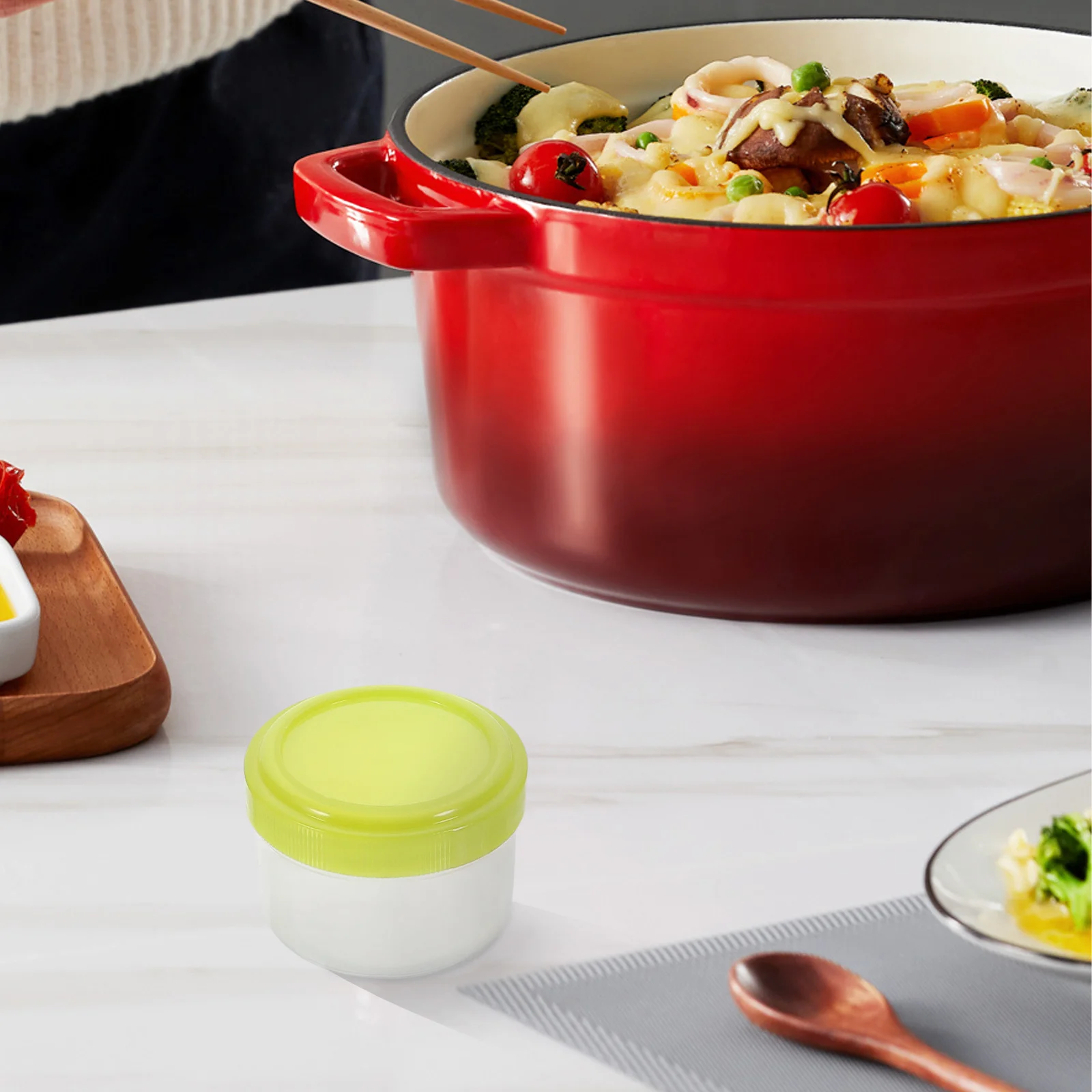 

16pcs Reusable Leakproof Seasoning Containers Set Compact Sauce Cups For Outdoor Barbecue Picnic Family Dinner Salad Dressing