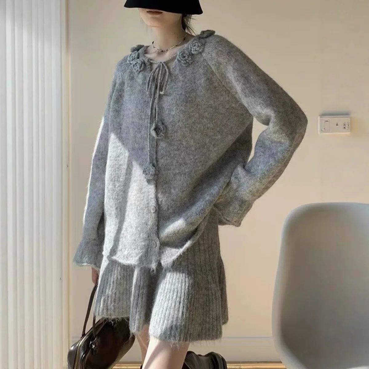 2025 Autunno/Inverno Nuovo Stile 3D Floreale Morbido Girocollo Maglione Cardigan A-line Minigonna Lavorata a Maglia Set per Le Donne