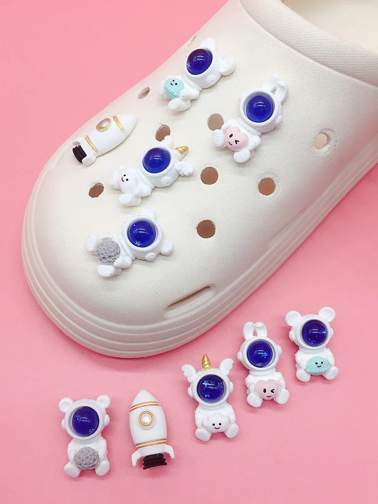 Kawaii Astronaut Shoe Charms Funny Garden Hole Shoes Decoration Diy Buckle Décor Funny Clog Shoes Ornaments Accessories For Kids