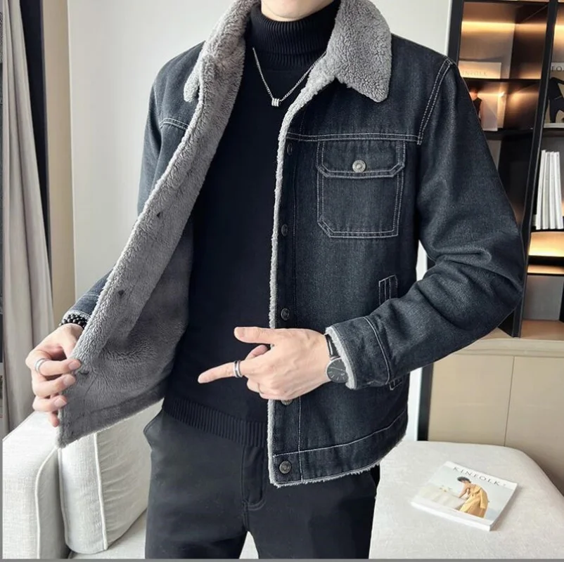 

Winter New Men's Denim Coat Men's Plush Thickened Lamb Fleece Collar Casual Jacket Large Design Feel Loose Denim Coat Men Jacket