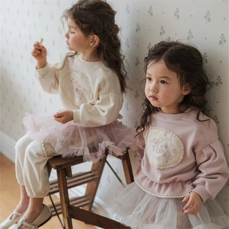 

Новинка осени 2024, детский повседневный свитшот, милый хлопковый пуловер для девочек, модные топы с принтом для маленьких девочек, свитшот, детская одежда