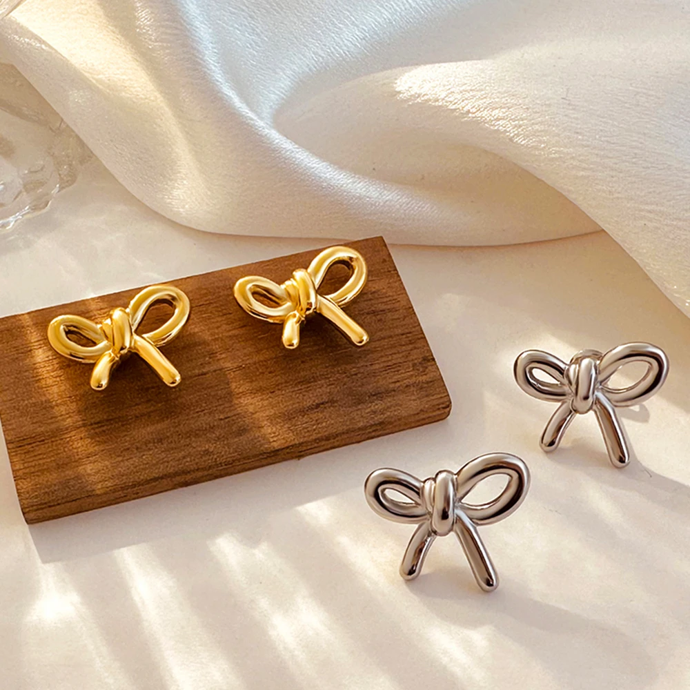 Fashion New Tiny Cute Bowknot orecchini per le donne ragazze minimalista Butterfly Bow Knot Piercing Stud Ear Buckle Daily Jewelry Aros