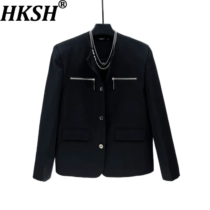

HKSH Spring Autumn New Men Casual Tide Simple Collarless Design High Sense Niche Solid Color Dark Padded Shoulder Blazer HK15214