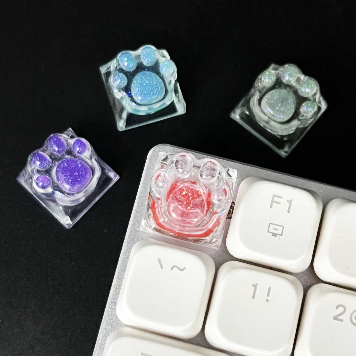 

1PCS Handmade Customized Keycap Resin Personality Transparent Cute Cat Paw OEM Profile R4 Keycap for Gaming Keyboard MX Axis
