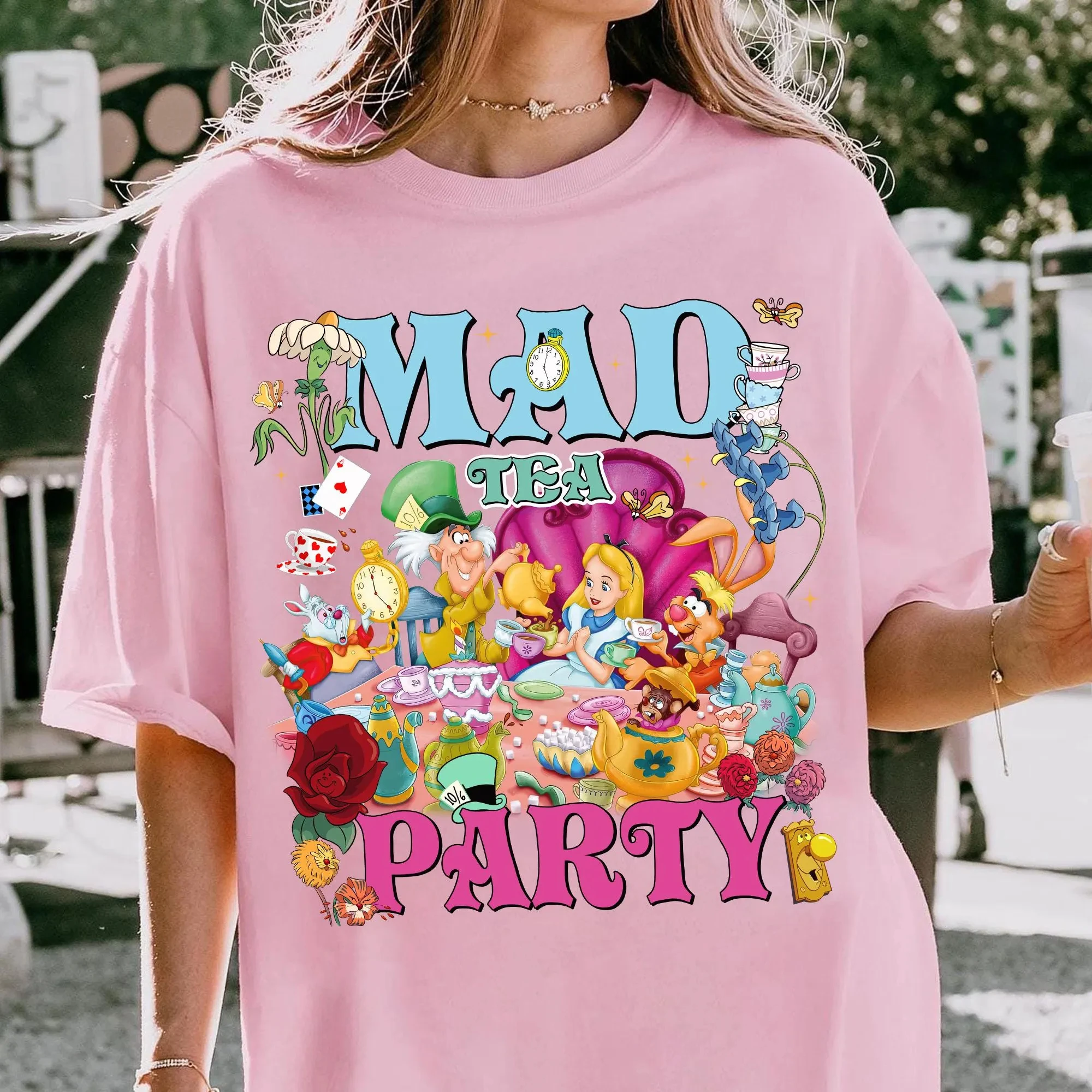 Chemises de fête de thé fou vintage T-shirts Alice au pays des merveilles Cheshire Cat Mad Hatter Disneyland T-shirts de la famille, cadeaux de fête Disney