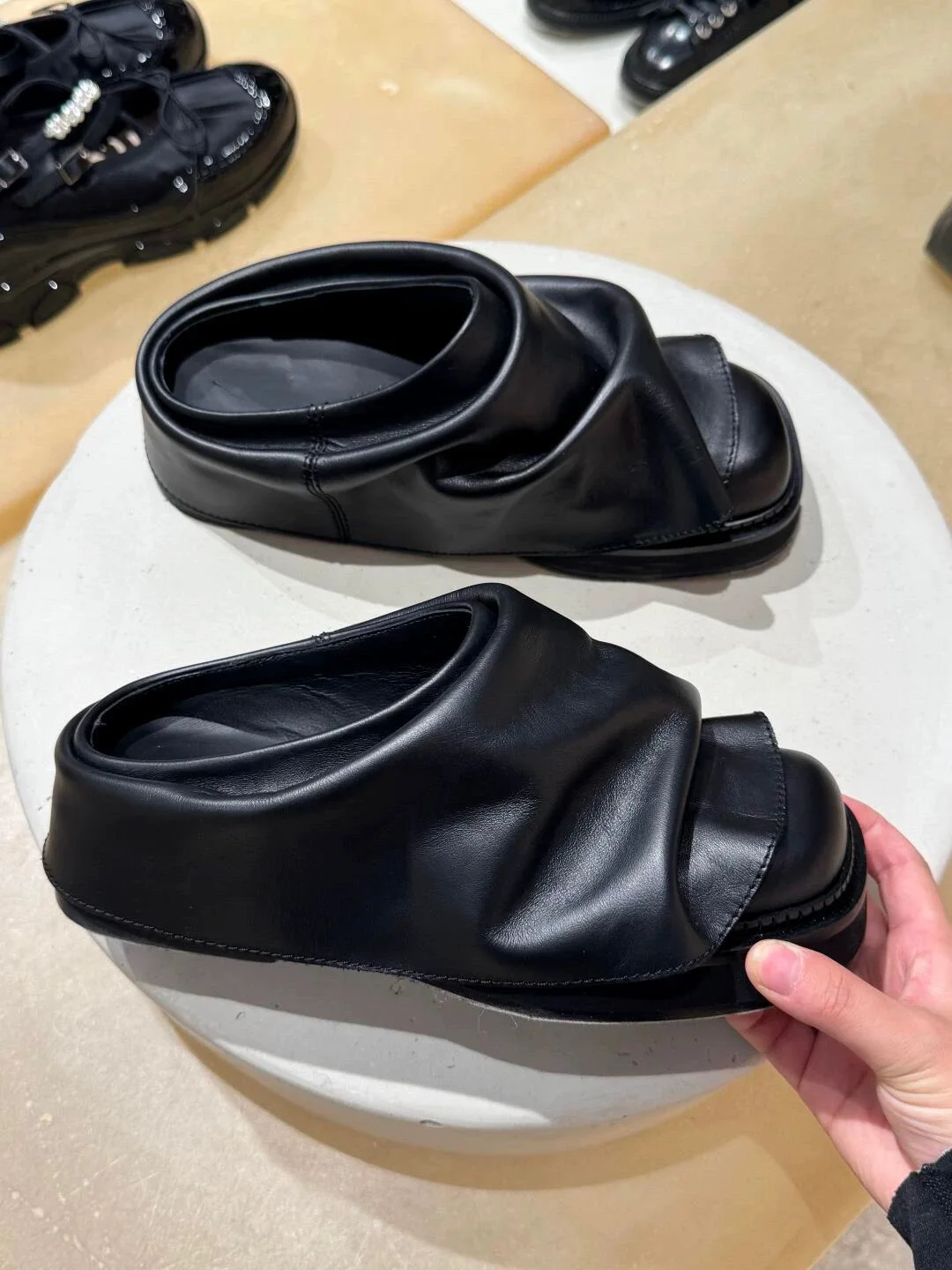 

Spring/Autumn New Unisex Black Half Pack Square Toe Mules Slippers Ruched Design Platform Mid Heel Fashion Runway Casual Shoes