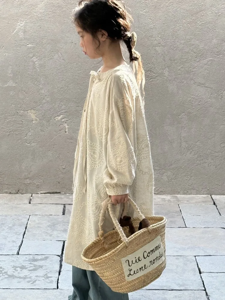 2025 ربيع الخريف جديد الفتيات فستان مطرز الفتيات ثلاثي الأبعاد المطرزة الرجعية فستان بكم طويل