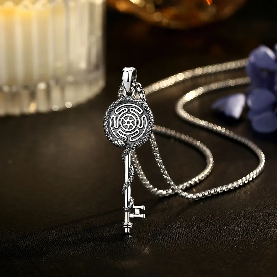 Eudora 925 Sterling Silver Hecate Wheel Necklace Triple Goddess