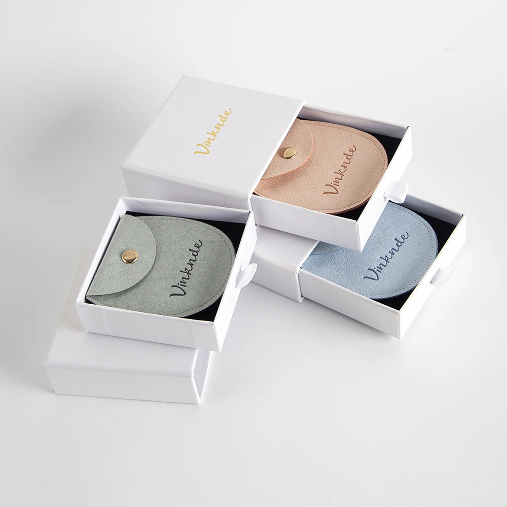 

100 шт., белая бумажная направляющая, индивидуальный логотип, ожерелье, серьги, кольцо, упаковка для ювелирных изделий, ящик, коробка из микрофибры, замшевая сумка для пыли