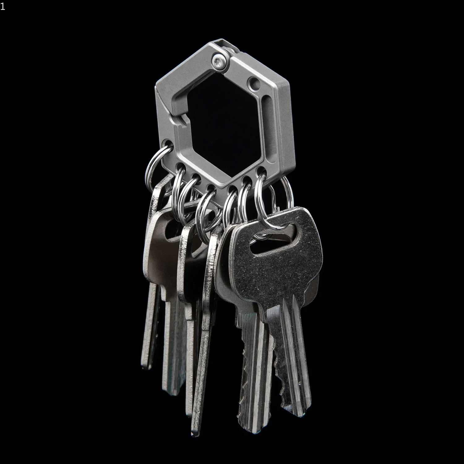 

Titanium Alloy Keychain Car Keychain Pendant Modern Minimalism DIY Mad Cow Belt Pendant EDC Small Tool Portable Keychain