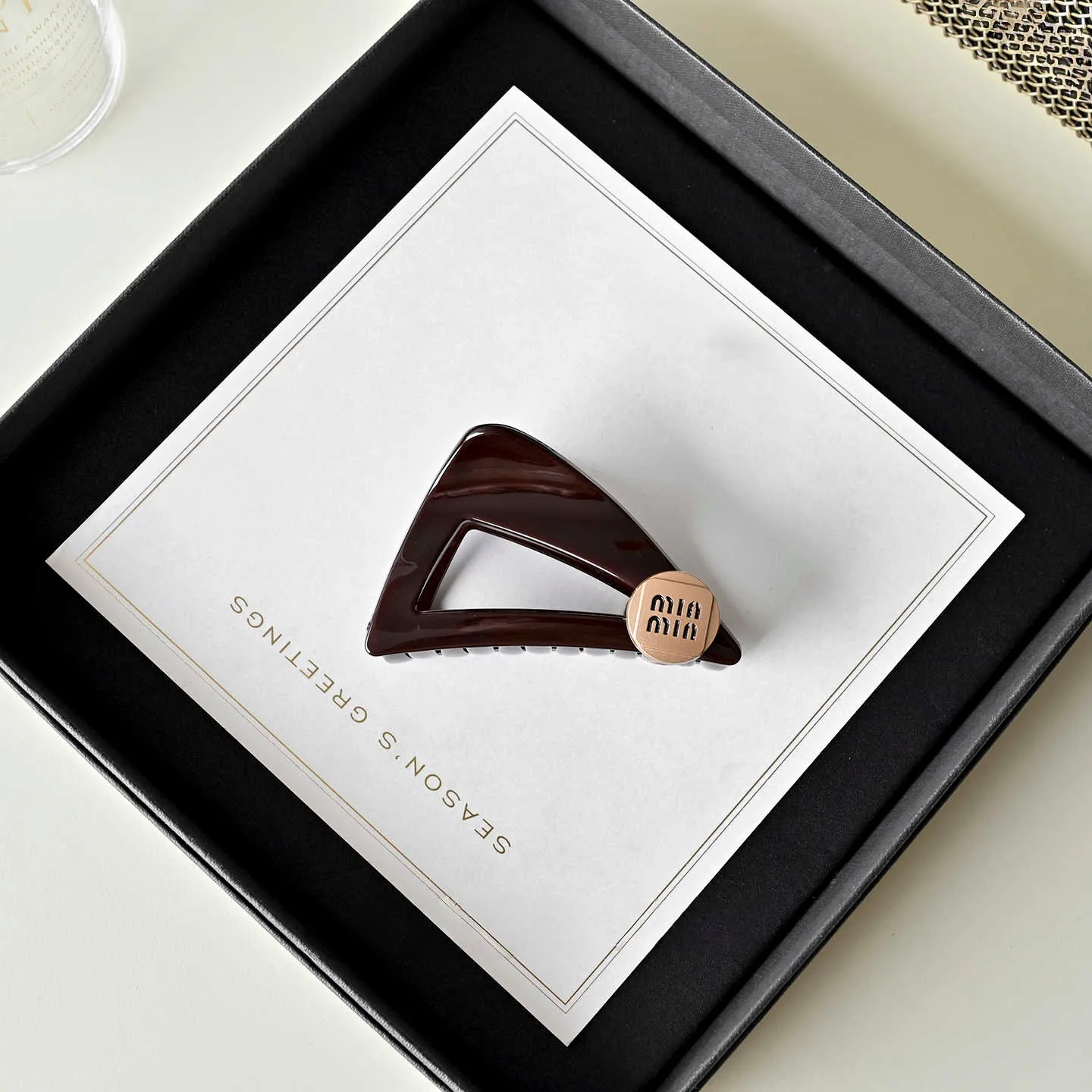 8cm Chocolate Triangular Grab Clip Women's 2026 New Small Hair Volume Less High-End Hairpin Shark Clip Hair Accessories