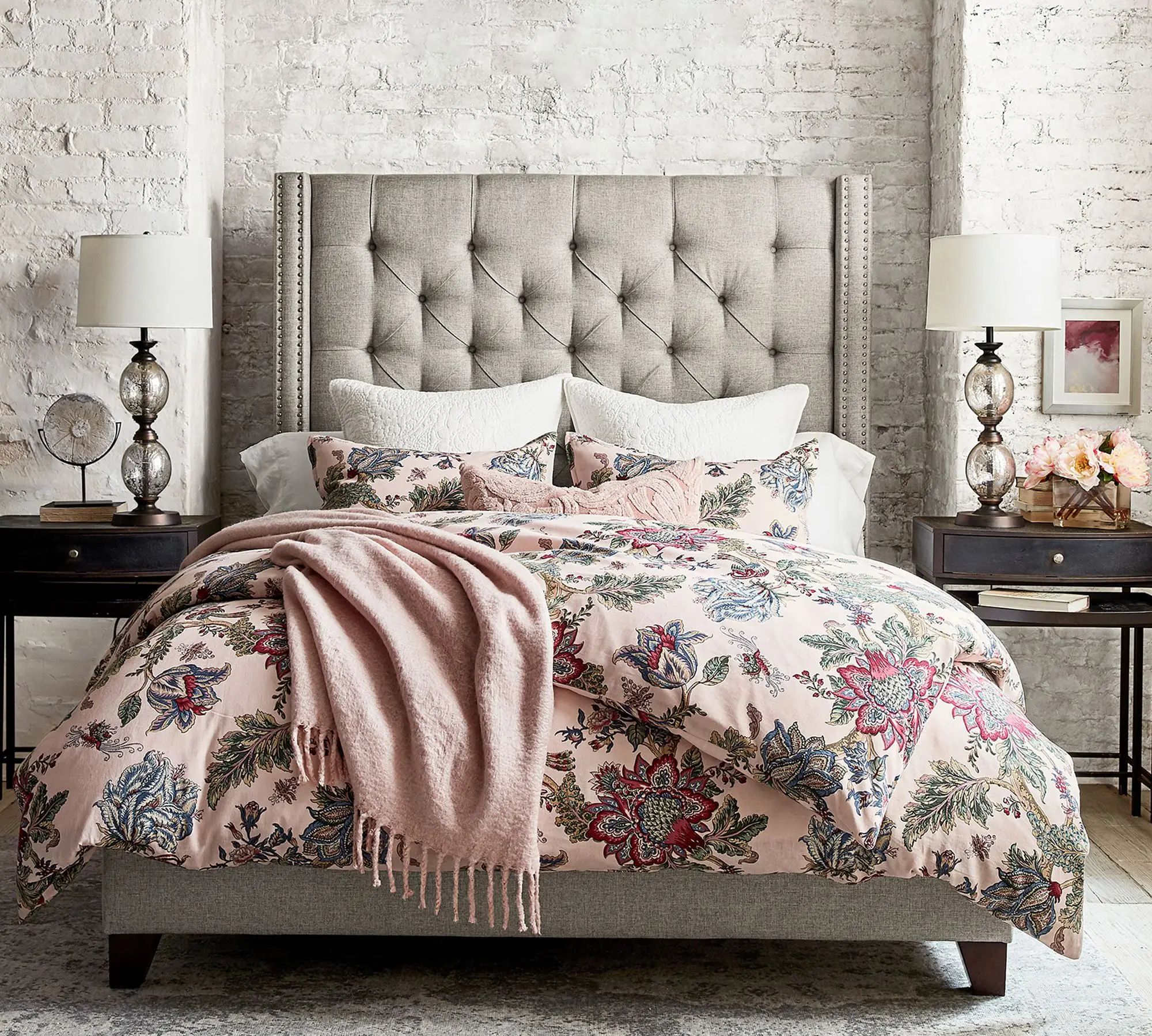 산업 디자인 어린이 침실 가구 높은 헤드보드 터프티드 업홀스터드 침대 나무 프레임 포함