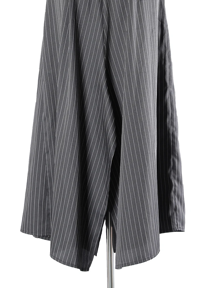[EAM] High Waist Gray Striped Irregular Pleated Elegant A-line Half-body Skirt Women Fashion Tide New Spring Autumn 2026 1DJ7864