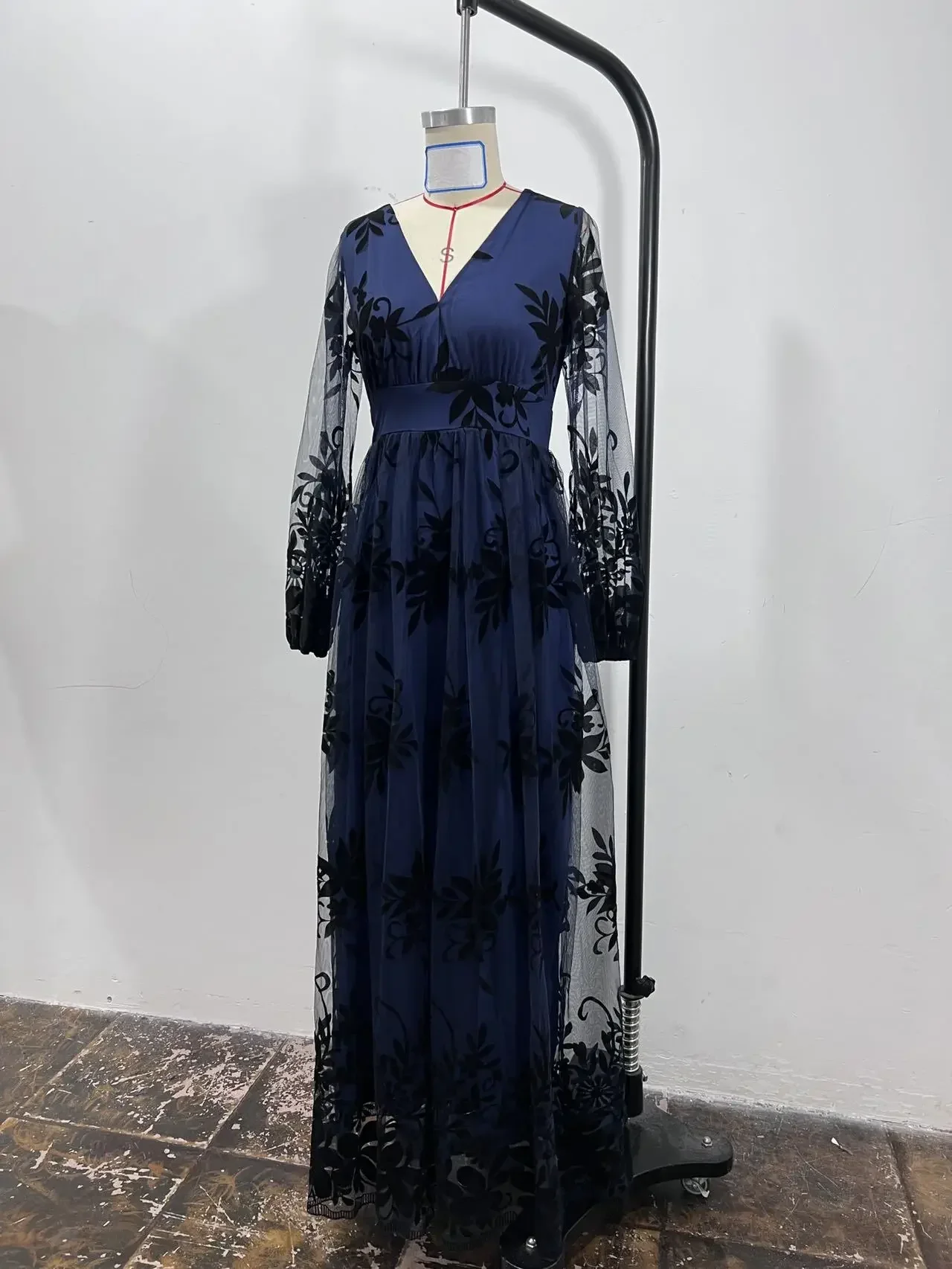 Sexy High-Slit V-Neck Long-Sleeve Mesh Evening Gown Fashionable Celebrity Dress for Graduation Cocktail Party Wedding