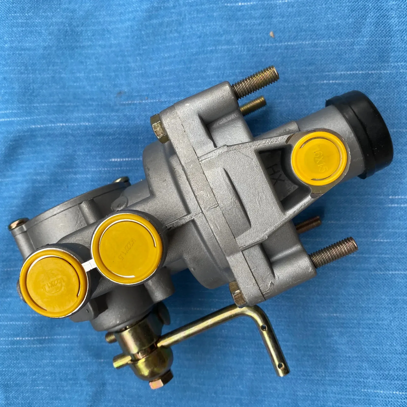

FIT FOR ISUZU MITSUBISHI TRUCK LOAD SENSING VALVE