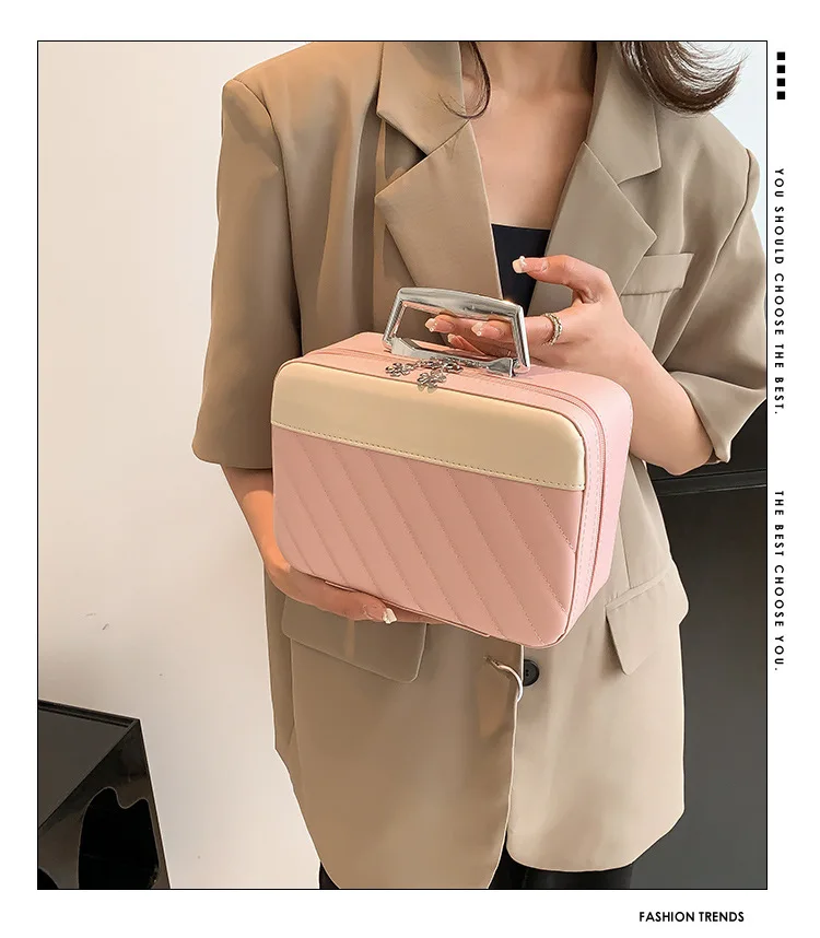 

Новая модная стеганая косметичка 2025 года — вышитая нить, серия для хранения большой емкости, повседневный портативный портативный органайзер