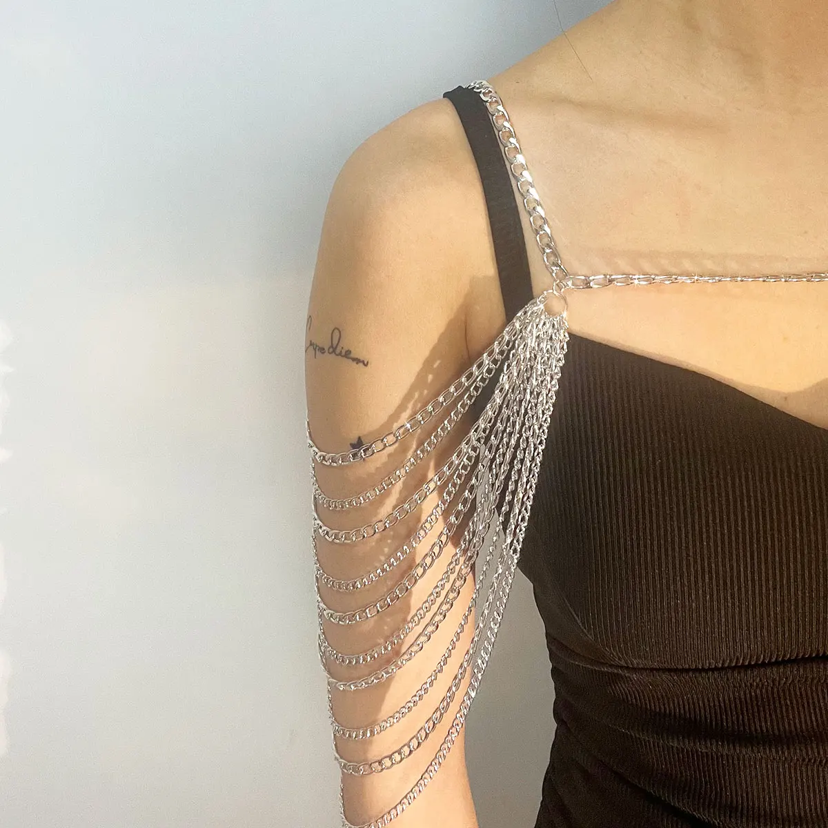 حمالات صدر معدنية بسلسلة كتف من الألومنيوم للنساء ، مجوهرات جسم مثيرة ، إكسسوارات فستان على الموضة ، هدية احتفالية