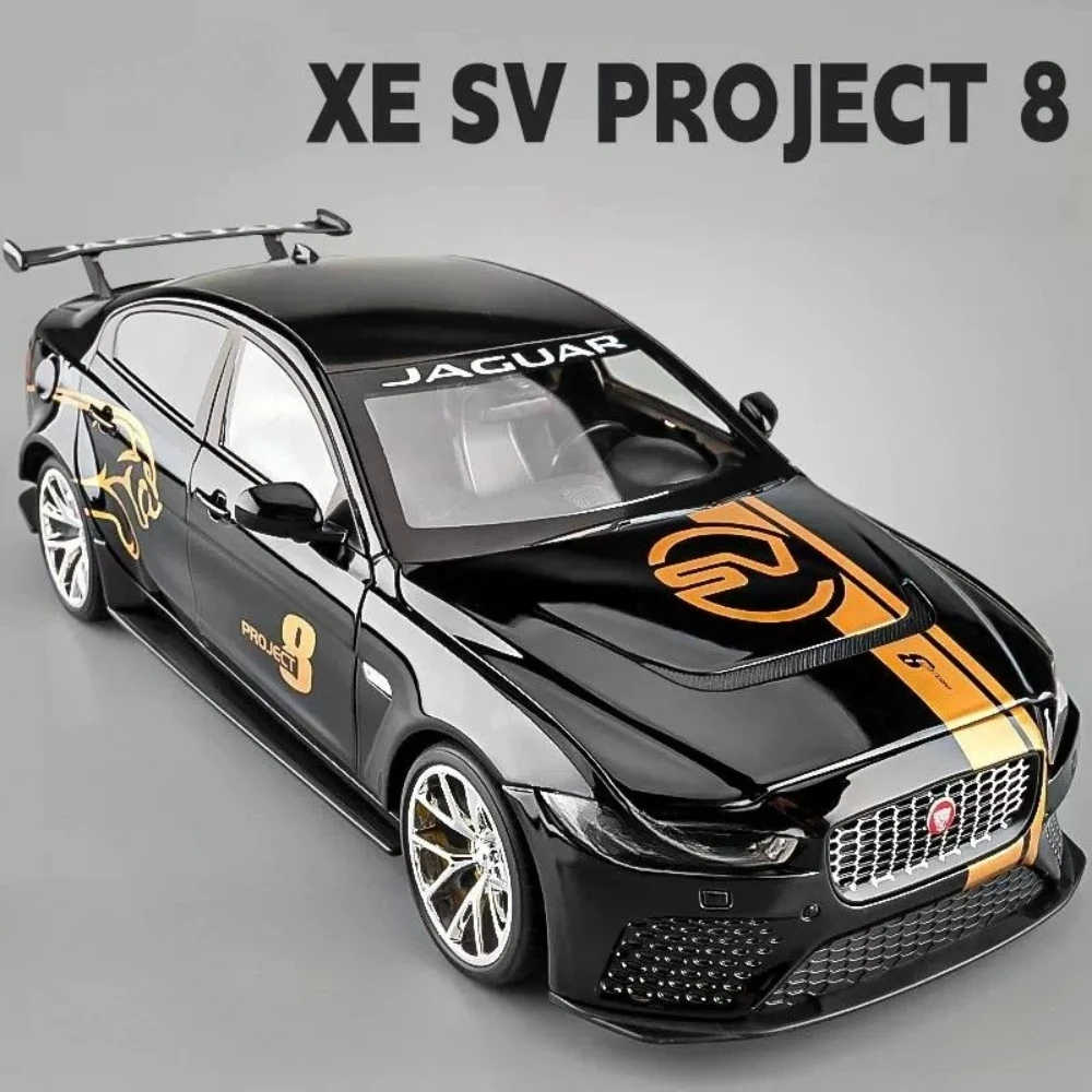 

1:18 JAGUAR XE SV Project 8, игрушечная модель автомобиля, литой под давлением сплав, спортивный автомобиль, звуковой свет, открытые двери, миниатюрные автомобили для коллекции мальчиков