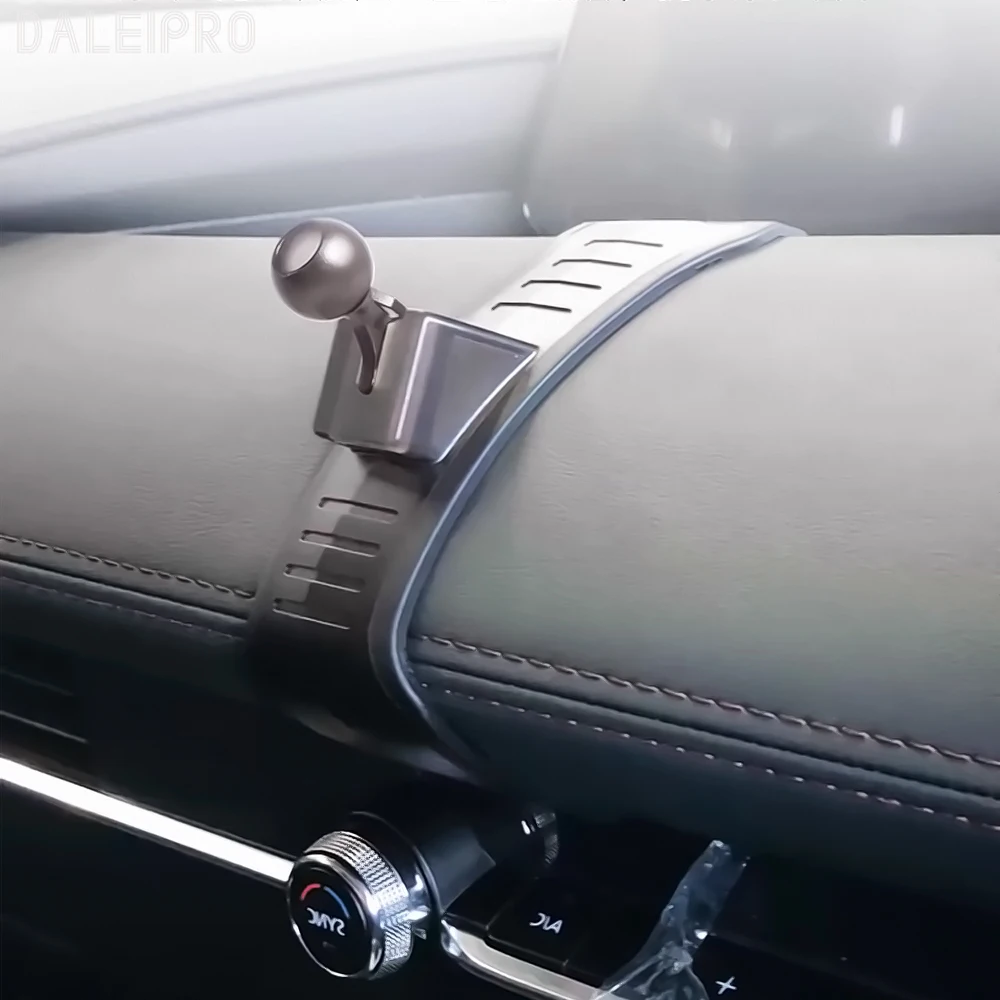 【セール中】特別な携帯電話ホルダーマツダ 3 BP 2019 2020 2021 2022-2025 車チーワイヤレス充電電話マウント車 MagSafe 充電器