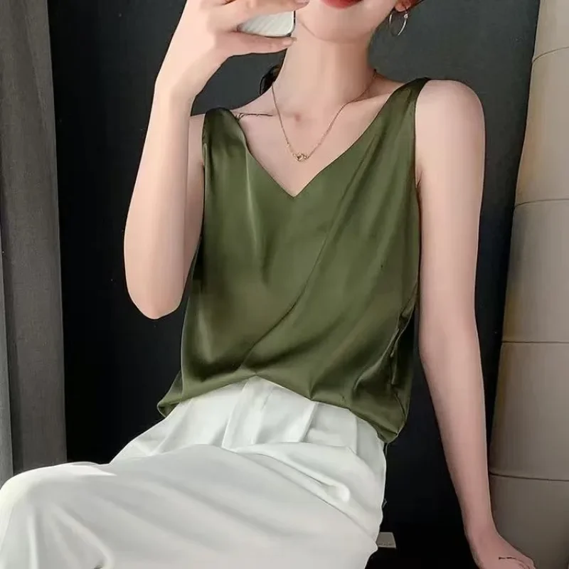 Sleeveless Tops Women Clothing 2024 Summer Fashion Korean Sexy Silk Blend Tank Top Casual Womens Tops Base Halter Vest