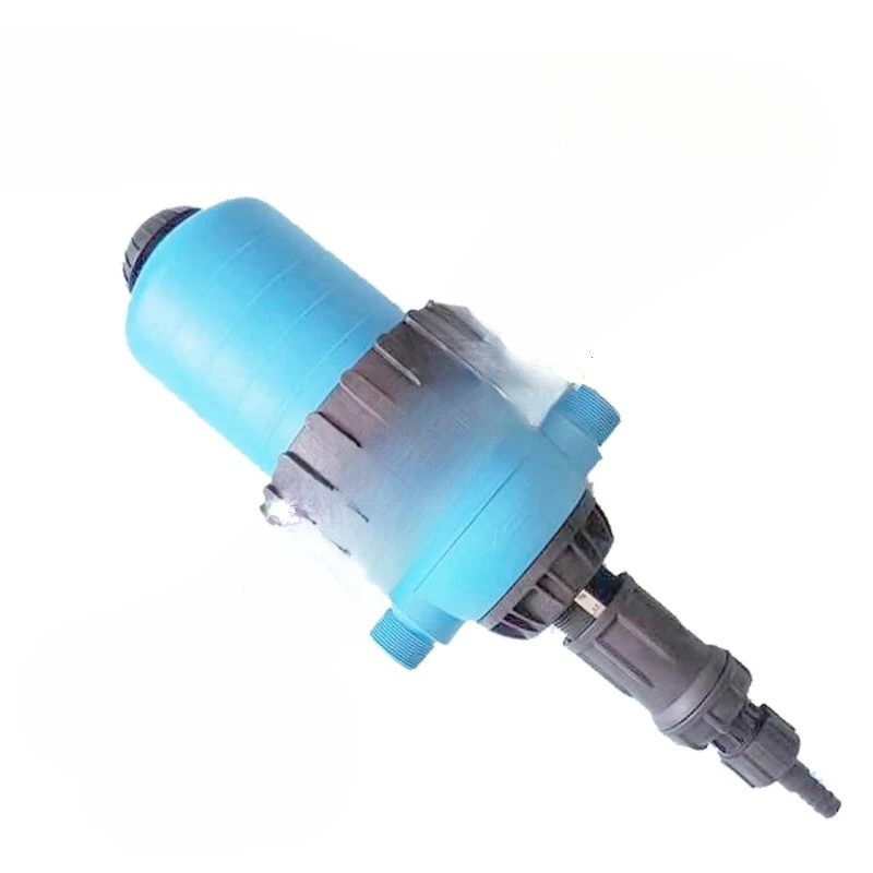 Agricultural fertilizer applicator, dosing device, top dressing device
