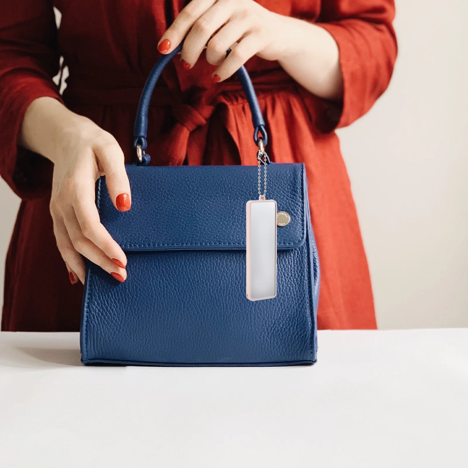 3 pçs portátil mini espelho e pente conjunto compacto dobrável bolso escova de maquiagem acessível ferramenta estilo cabelo para mulher espelho e pente