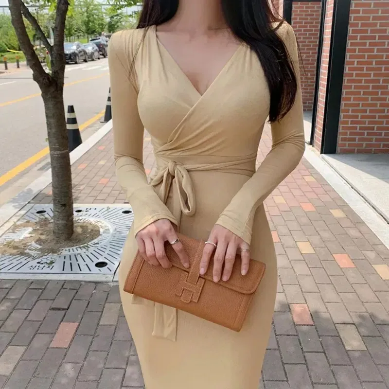 Robe longue décontractée élégante pour femme, col en V, manches longues, ceinture à nouer, coupe ajustée